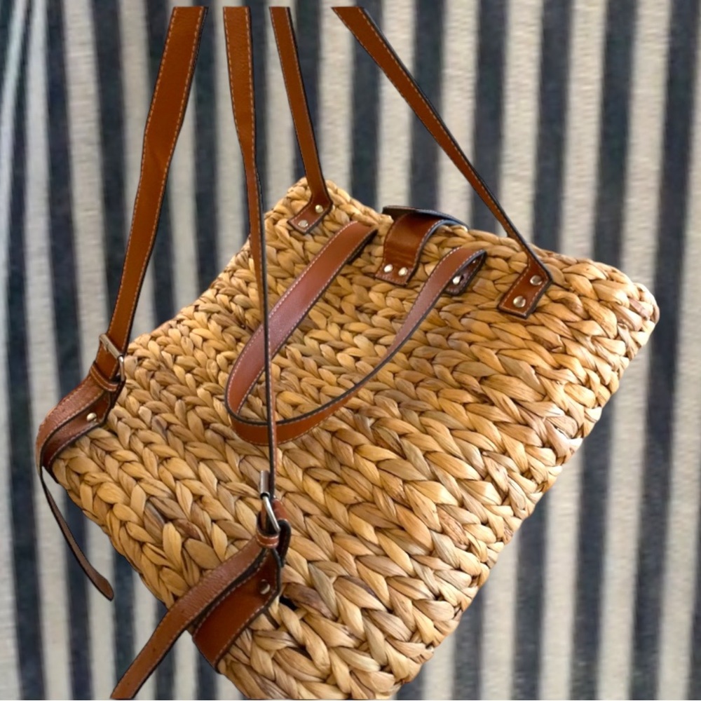 Straw backpack faux leather straps and handles blue&white stripe lining New XL